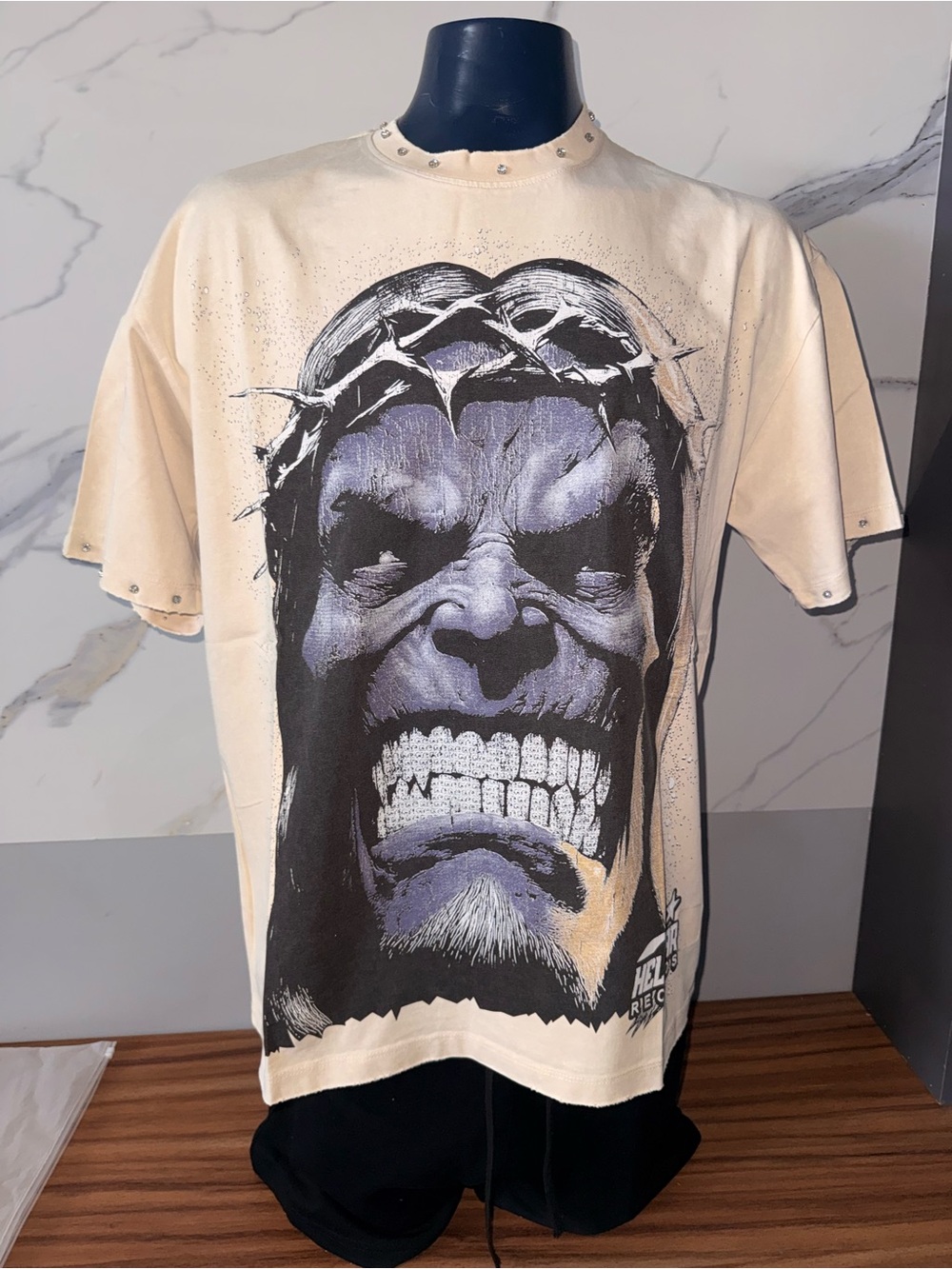 Cream Short-Sleeve Graphic Tee with Large Face Print